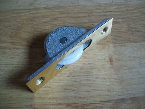 Single axle sash window pulley - single,